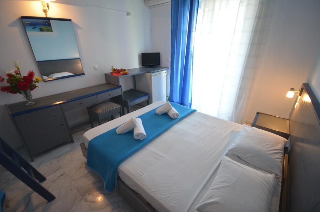 Hotel Elena 3*